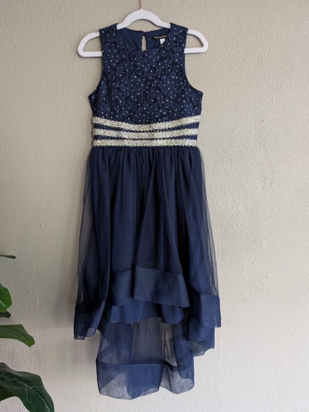 Extraordinary *  Girls Party Dress – Size 8